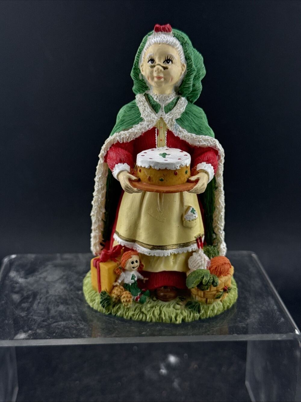 International Santa Collection MC01 "Mrs Irish Father Christmas" Ireland 1999